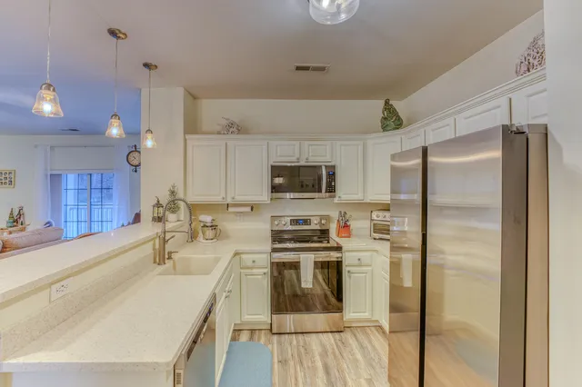 $299,900 | 9 Blueberry Hill Road, Unit 8, Plymouth, NH 03264