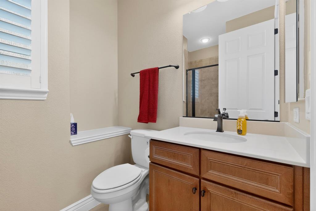 9505 Greenstone Way Denton, TX 76207 - Photo 31 of 40 Casita bathroom