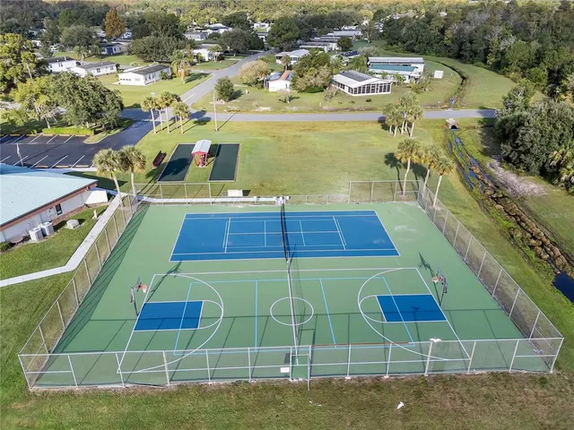 a view of a tennis court