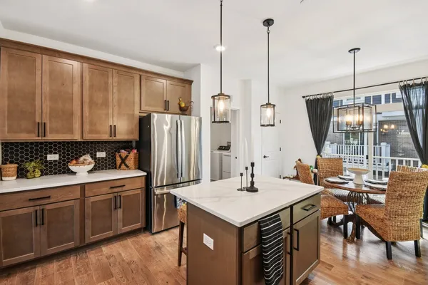 $394,900 | 9245 Harlowe Lane, Orland Park, IL 60462