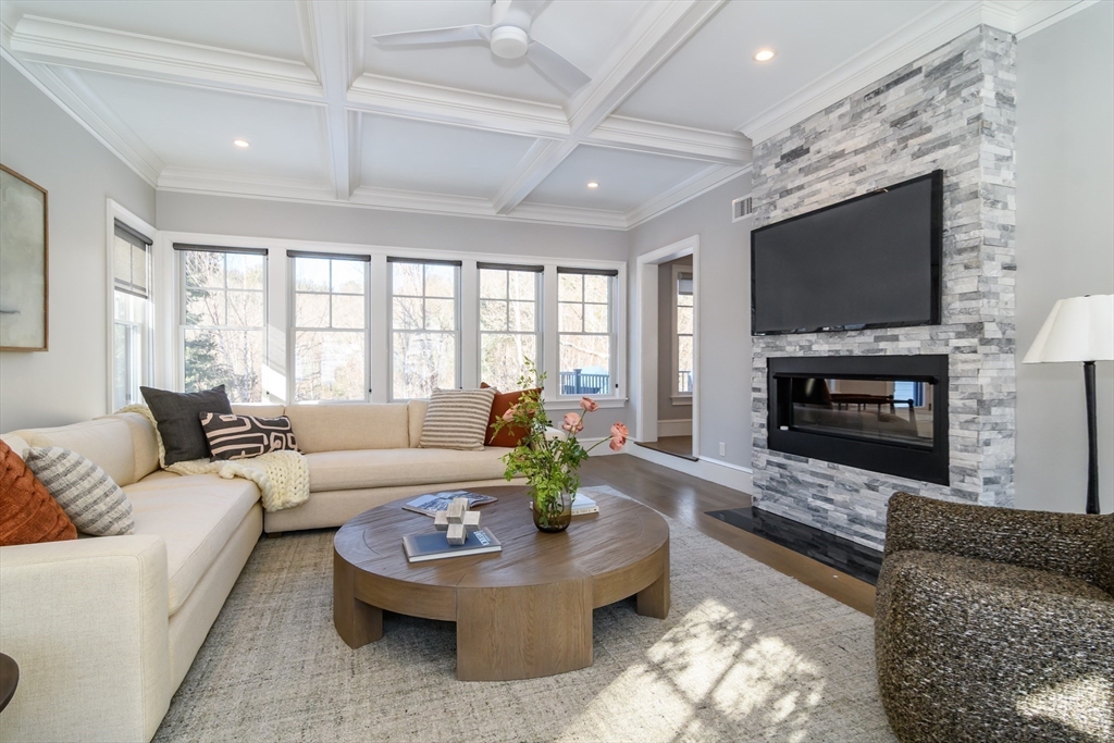 58 Rice Road Wayland, MA 01778 - Photo 4 of 19 Gallery Image 4