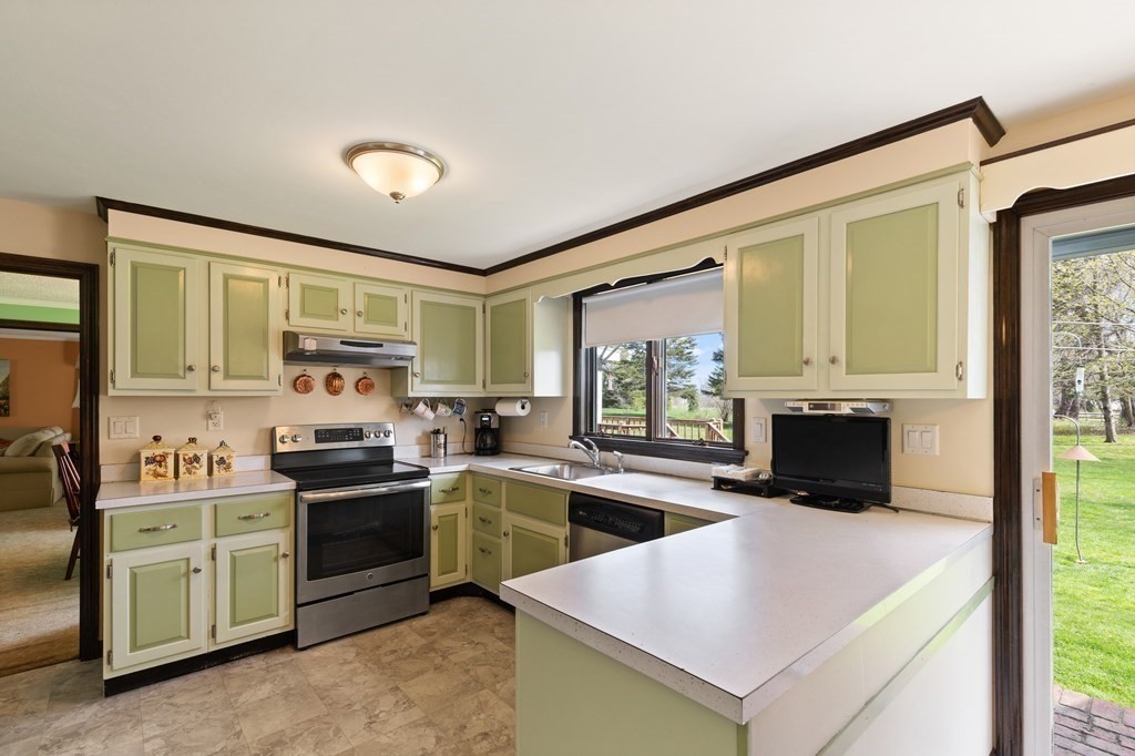 10 Sagamore Road Ipswich, MA 01938 - Photo 8 of 32