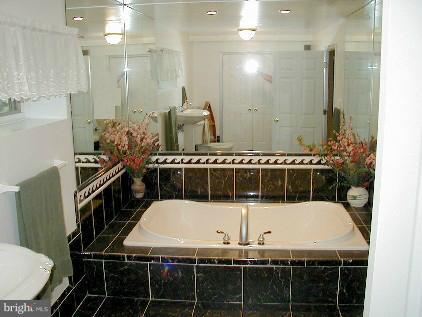 17601 Horsehead Road Brandywine, MD 20613 - Photo 16 of 30 Bath