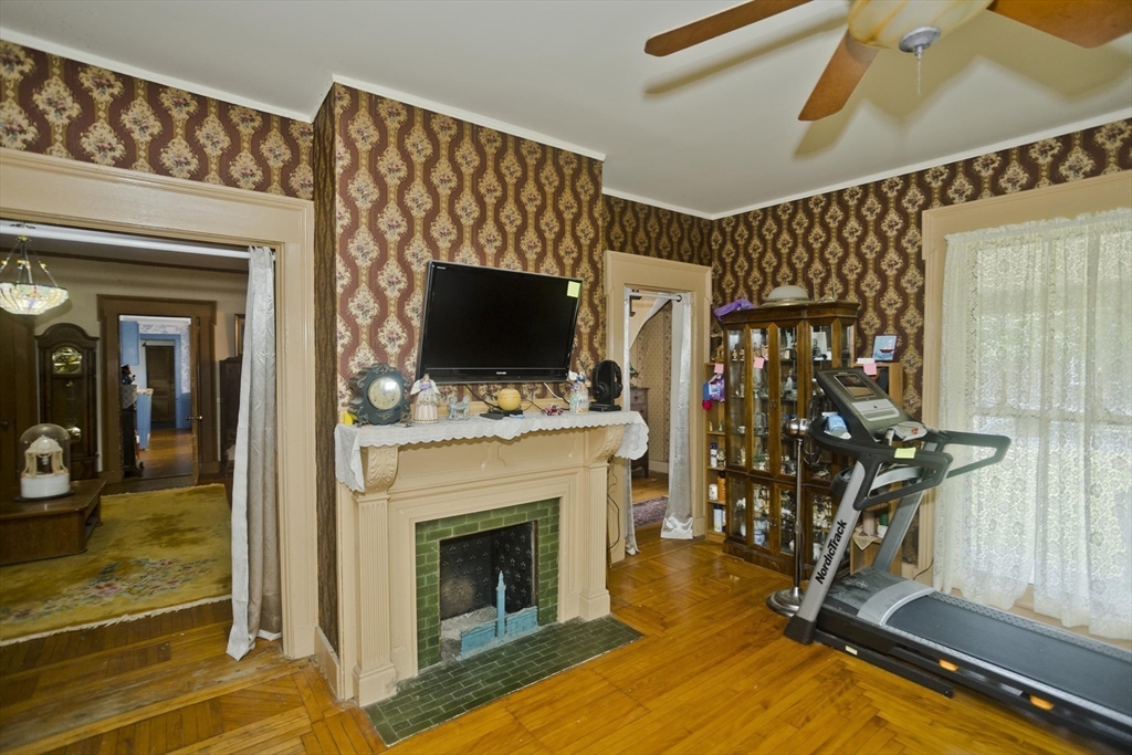 2 Crescent Hill Springfield, MA 01105 - Photo 23 of 42