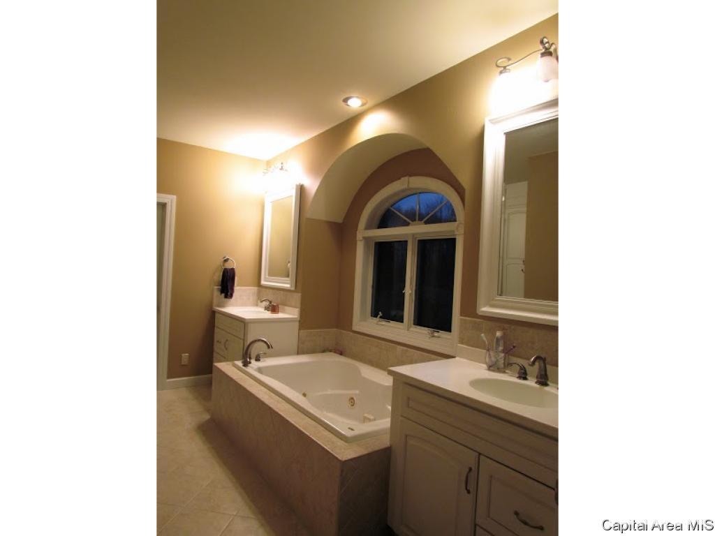 492 Pheasant View Avon, IL 61415 - Photo 24 of 36