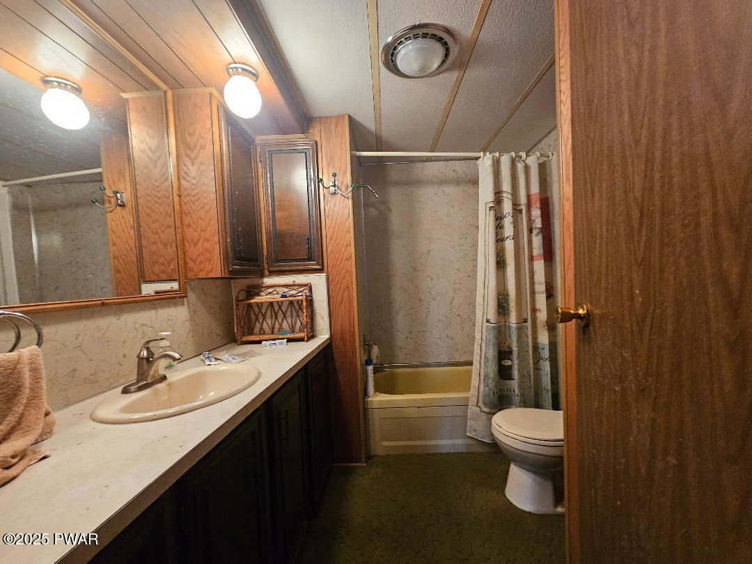 141 Galahad Road Greeley, PA 18425 - Photo 7 of 8