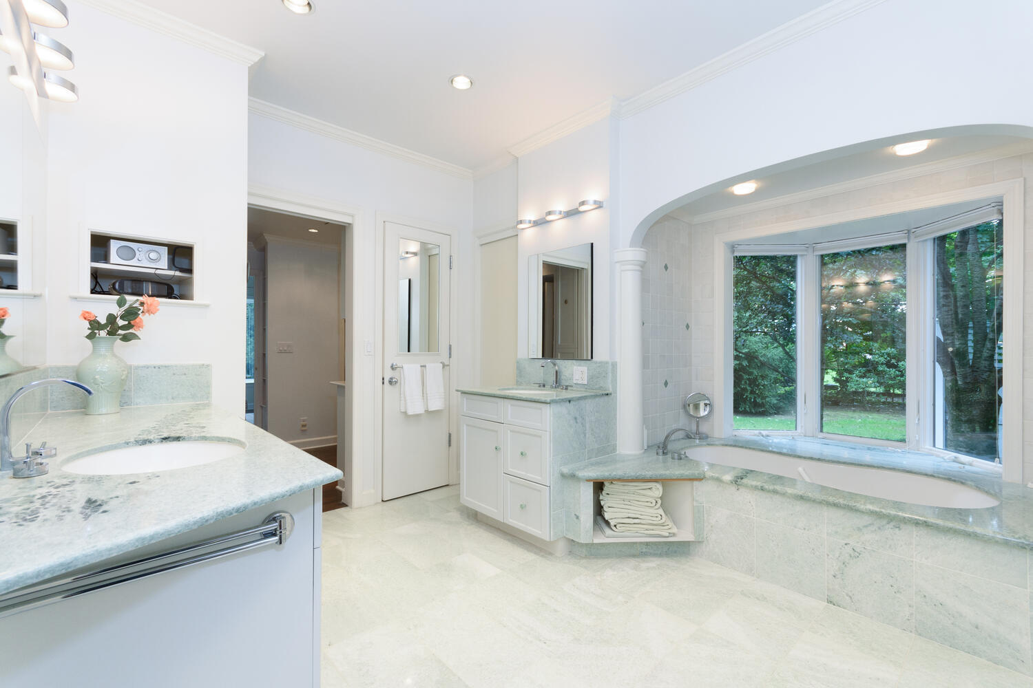 10 Highview Road Darien, CT 06820 - Photo 21 of 42 a bathroom with a tub sink and mirror