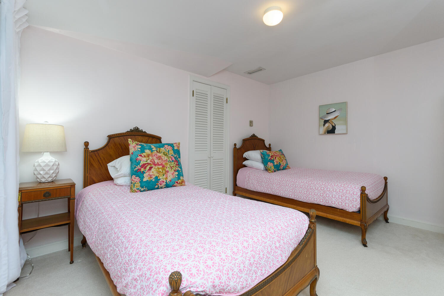 10 Highview Road Darien, CT 06820 - Photo 23 of 42 a bedroom with a bed and a couch