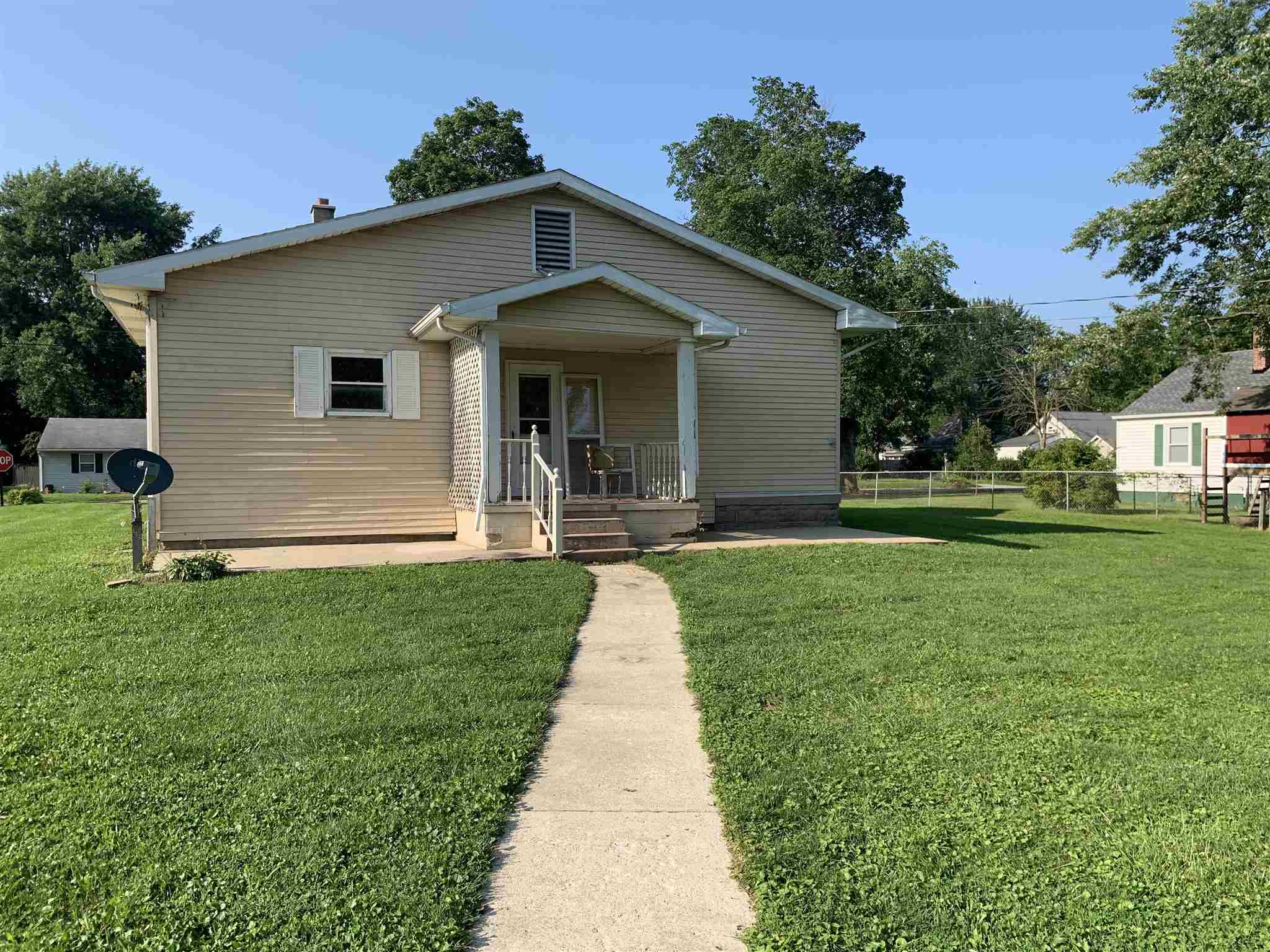 429 West 6th Street Rochester, IN 46975 - Photo 2 of 17