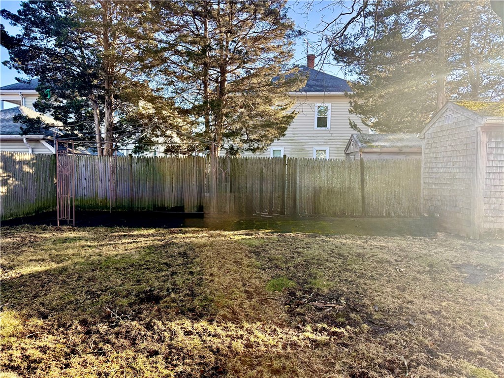 139 Suffolk Avenue Pawtucket, RI 02861 - Photo 23 of 25