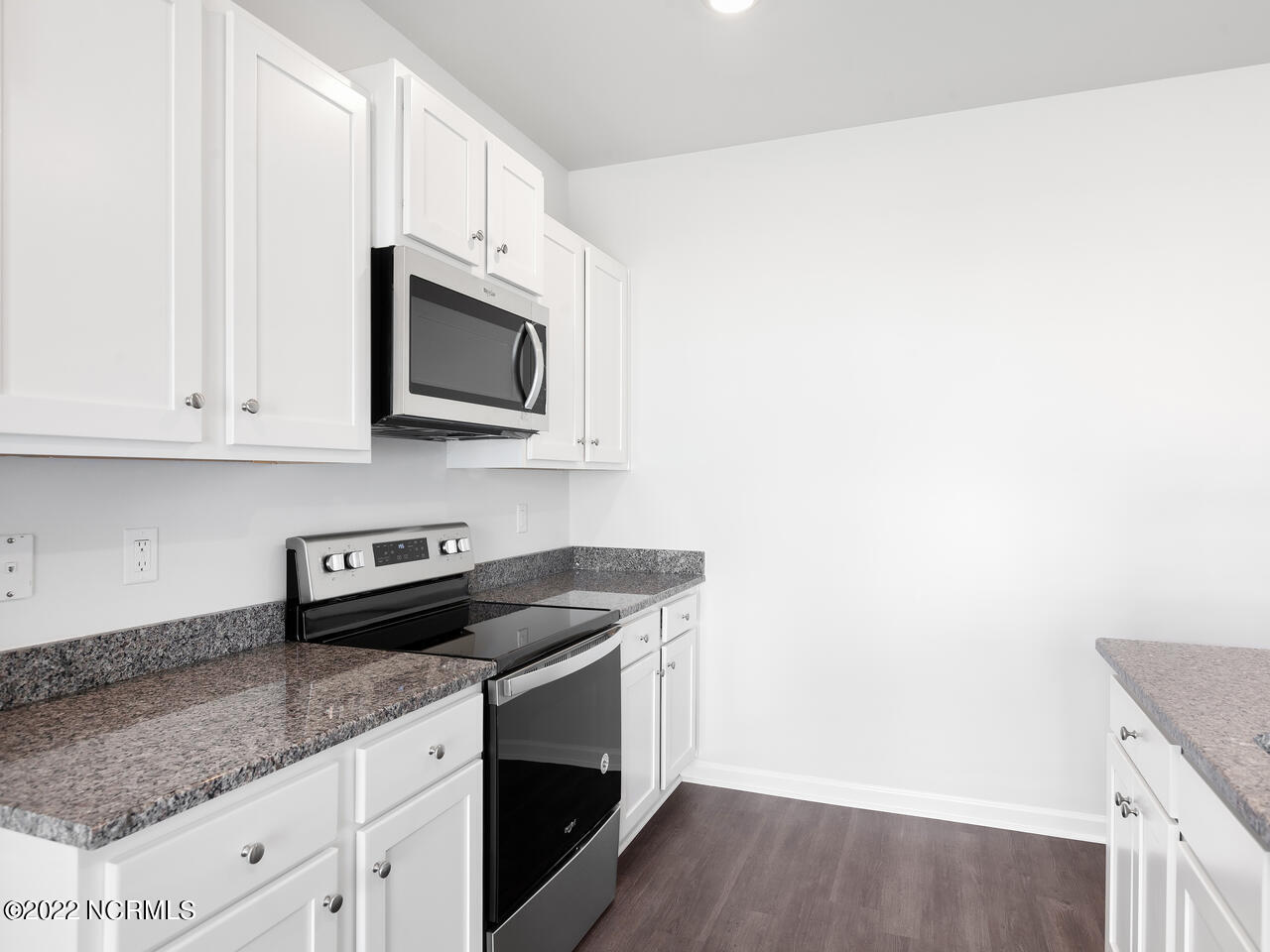1124 Burled Oak Rdg Loop Southeast, Unit LOT 36 Bolivia, NC 28422 - Photo 4 of 38 (PHOTOS NOT OF ACTUAL HOME BUT ONE SIMILAR. COLORS/OPTIONS MAY VARY)