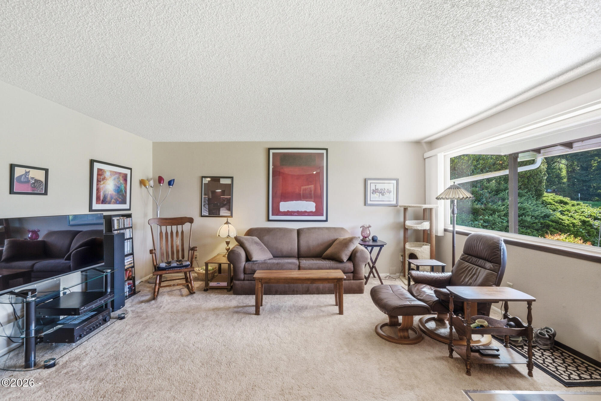 4540 Old State Road Tillamook, OR 97141 - Photo 8 of 37 Living room