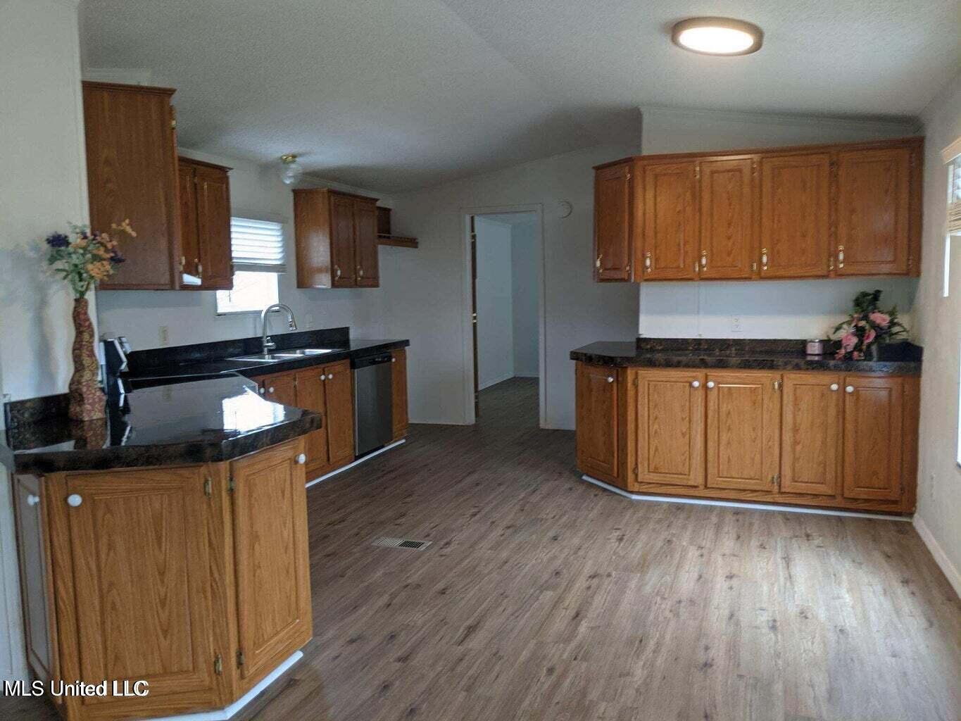 508 Ridgecrest Drive Pearl, MS 39208 - Photo 2 of 22 Kitchen