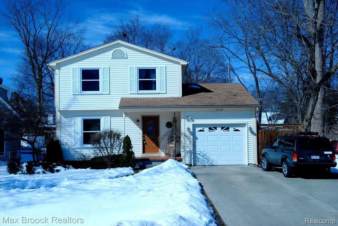 4032 Elmhurst Road Waterford, MI 48328 - Photo 1 of 16 Primary