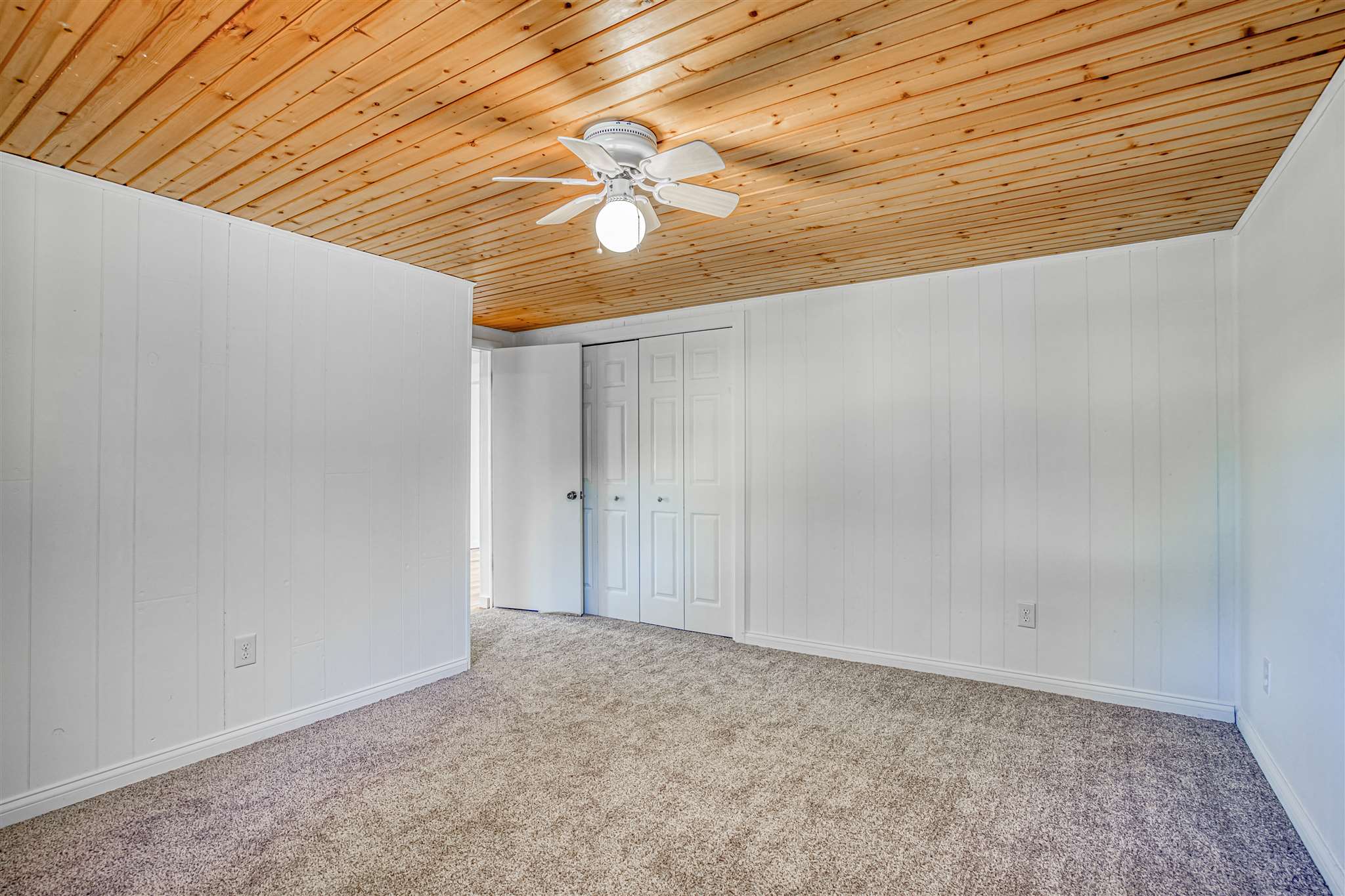 4661 South Country Club Road Warsaw, IN 46580 - Photo 26 of 36 Gallery Image 26