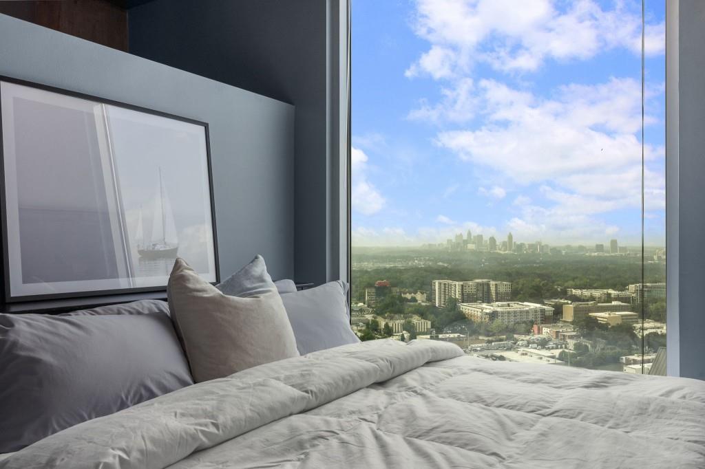 3324 Peachtree Road Northeast, Unit 2918 Atlanta, GA 30326 - Photo 16 of 27 a living room with couch