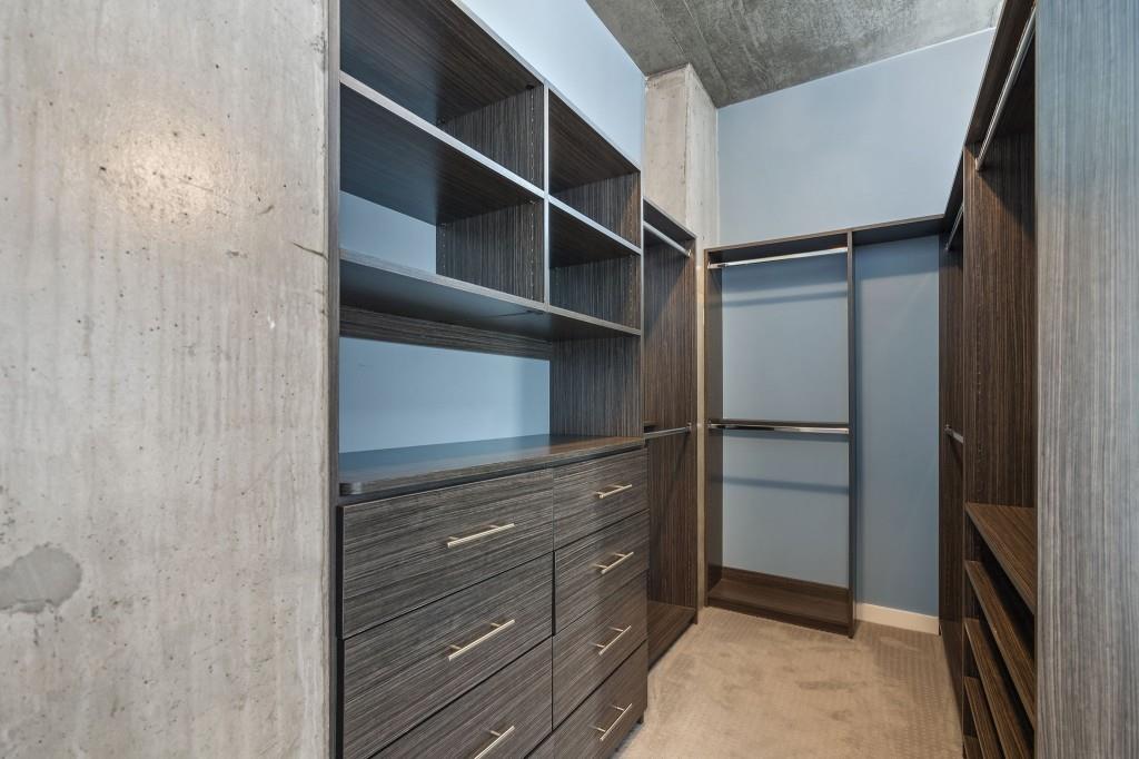 3324 Peachtree Road Northeast, Unit 2918 Atlanta, GA 30326 - Photo 18 of 27 a view of closet