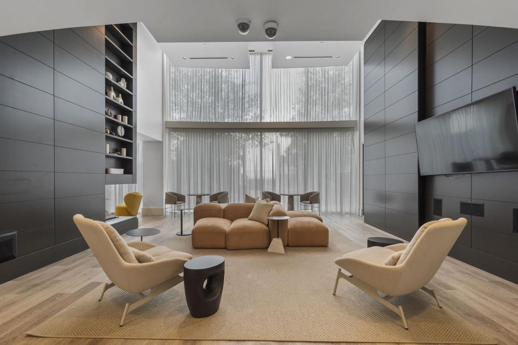 3324 Peachtree Road Northeast, Unit 2918 Atlanta, GA 30326 - Photo 21 of 27 a work room with furniture and a potted plant