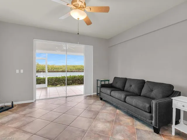 $389,000 | 242 Newport Drive, Unit 504, Naples, FL 34114