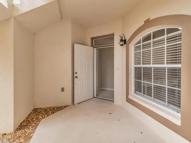 $389,000 | 242 Newport Drive, Unit 504, Naples, FL 34114
