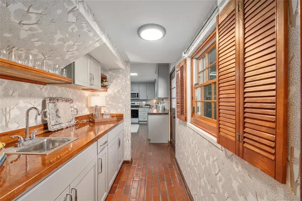 $1,025,000 | 1801 Northwest 30th Terrace, Gainesville, FL 32605