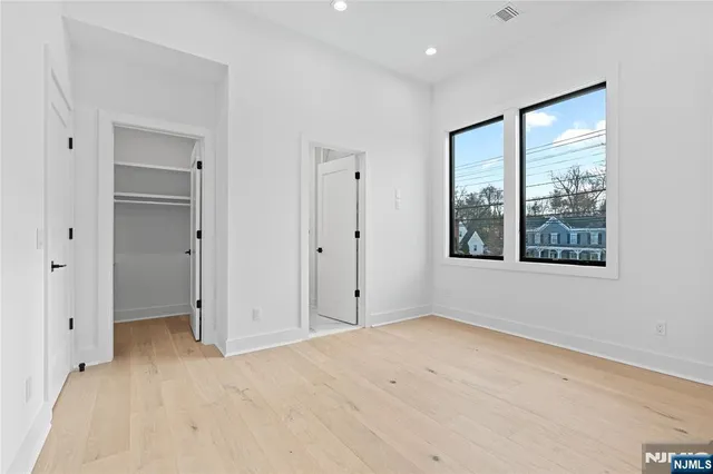 $2,350,000 | 327 Harristown Road, Glen Rock, NJ 07452