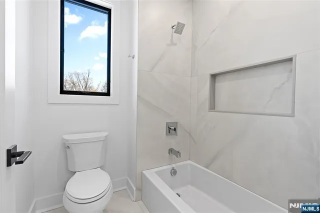 $2,350,000 | 327 Harristown Road, Glen Rock, NJ 07452