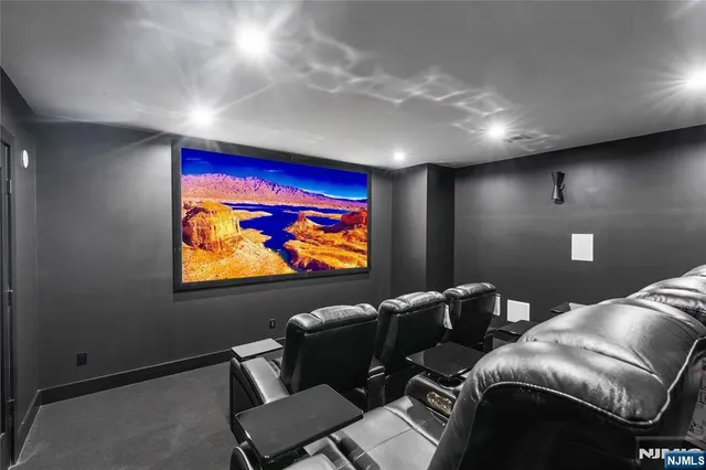 $2,350,000 | 327 Harristown Road, Glen Rock, NJ 07452