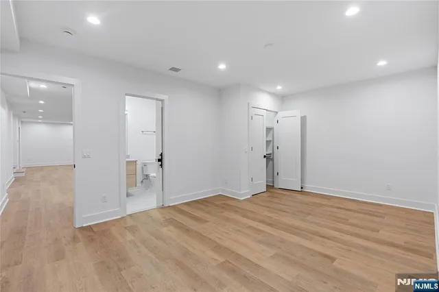 $2,350,000 | 327 Harristown Road, Glen Rock, NJ 07452