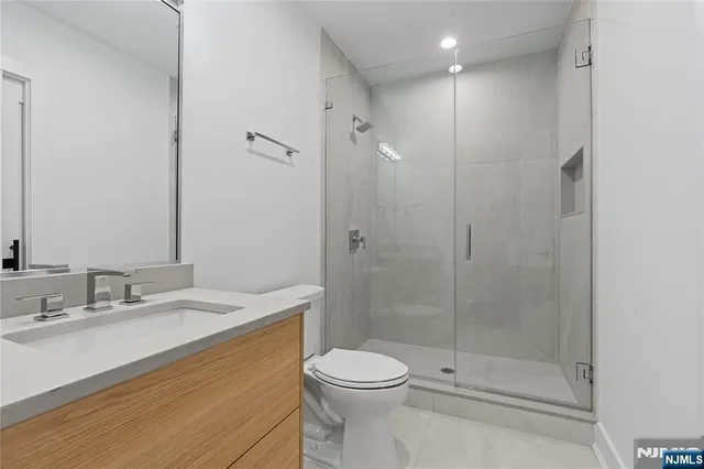 $2,350,000 | 327 Harristown Road, Glen Rock, NJ 07452