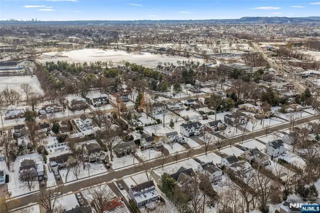 $2,350,000 | 327 Harristown Road, Glen Rock, NJ 07452