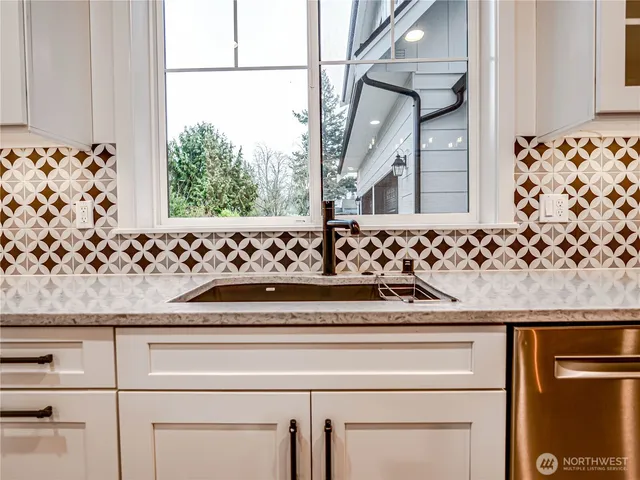 $1,999,000 | 11014 Dayton Avenue North, Seattle, WA 98133