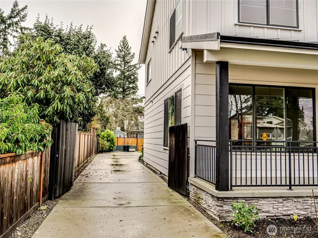$1,999,000 | 11014 Dayton Avenue North, Seattle, WA 98133