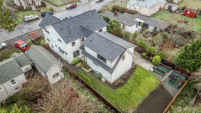 $1,999,000 | 11014 Dayton Avenue North, Seattle, WA 98133