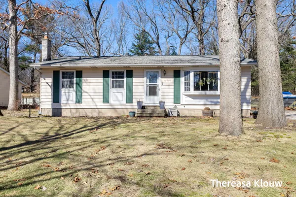 $359,900 | 15701 Charles Court, Grand Haven, MI 49417