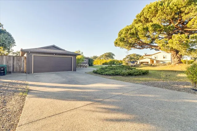 $785,000 | 15175 Oak Hills Drive, Salinas, CA 93907