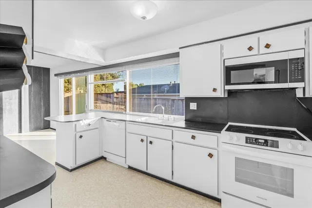 $785,000 | 15175 Oak Hills Drive, Salinas, CA 93907