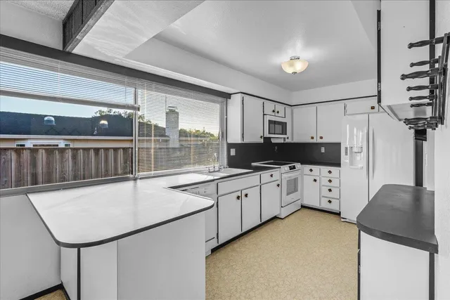 $785,000 | 15175 Oak Hills Drive, Salinas, CA 93907