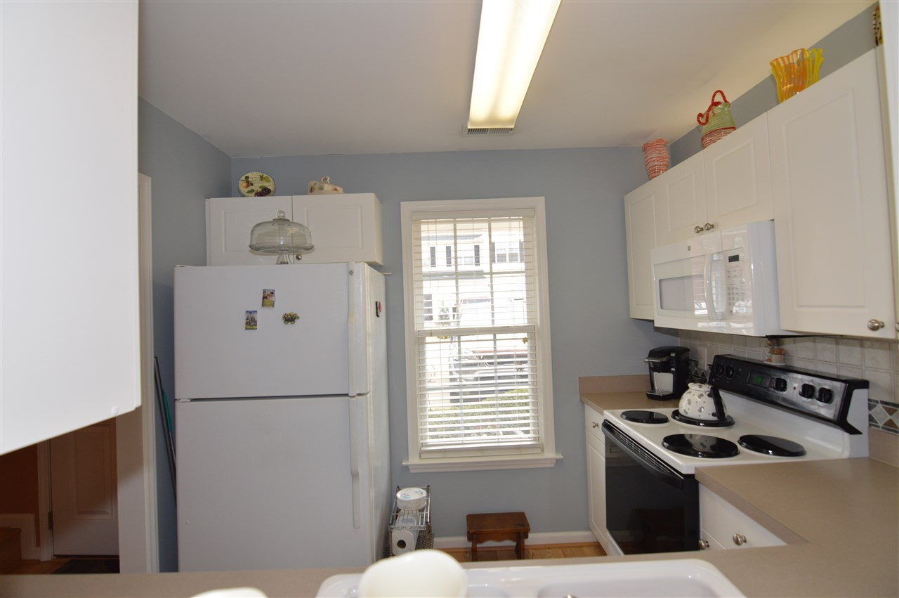 2409 Pumpkin Ridge Way Raleigh, NC 27604 - Photo 4 of 18 Kitchen