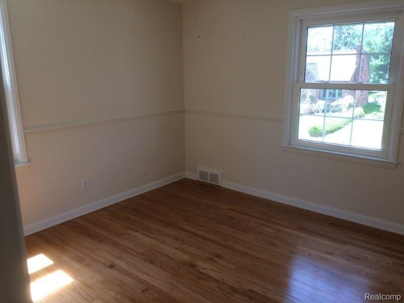 482 Fisher Road Grosse Pointe Farms, MI 48230 - Photo 2 of 15
