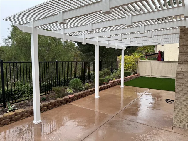 a view of backyard space