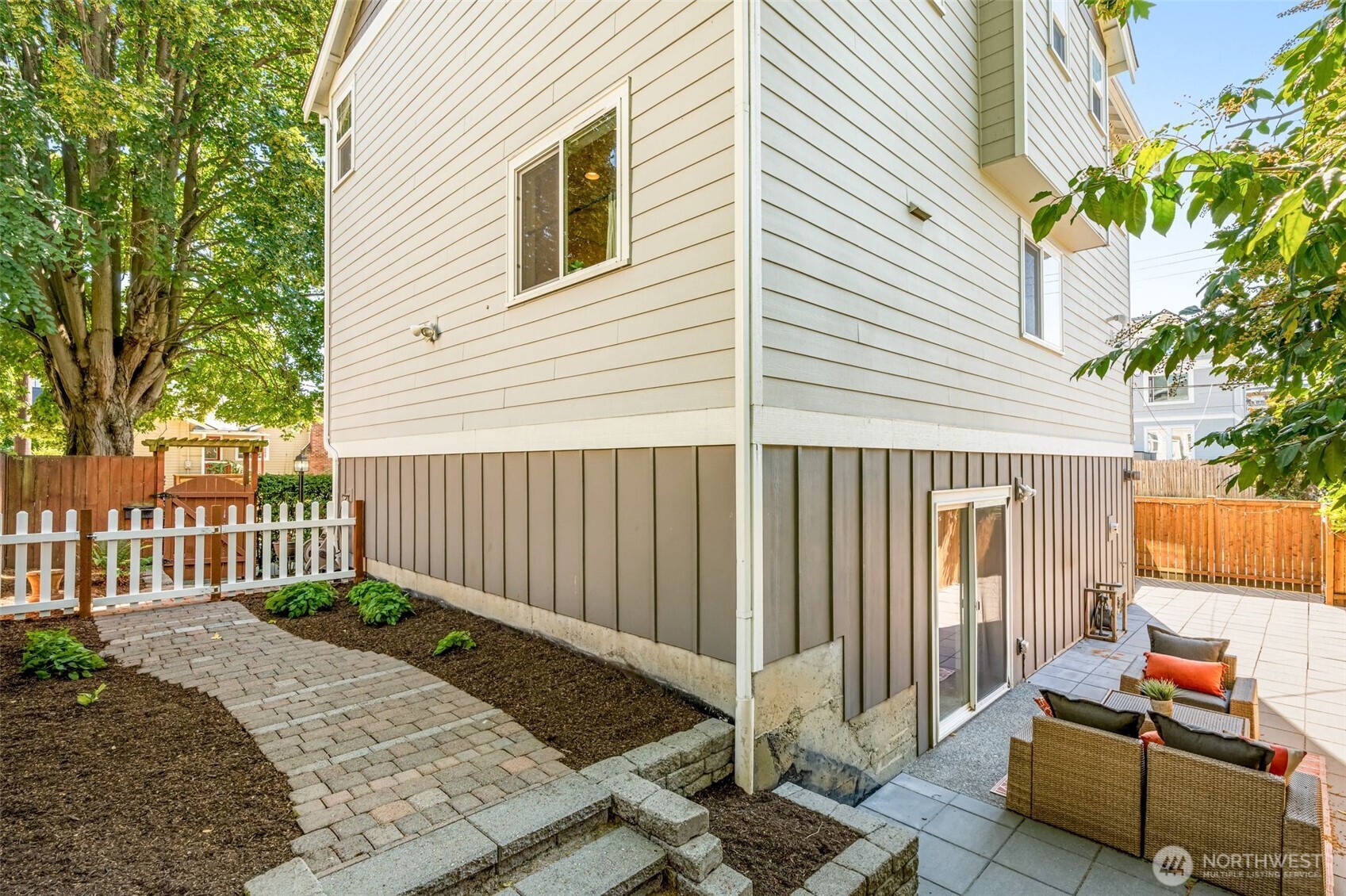 4122 Southwest Walker Street Seattle, WA 98116 - Photo 30 of 35