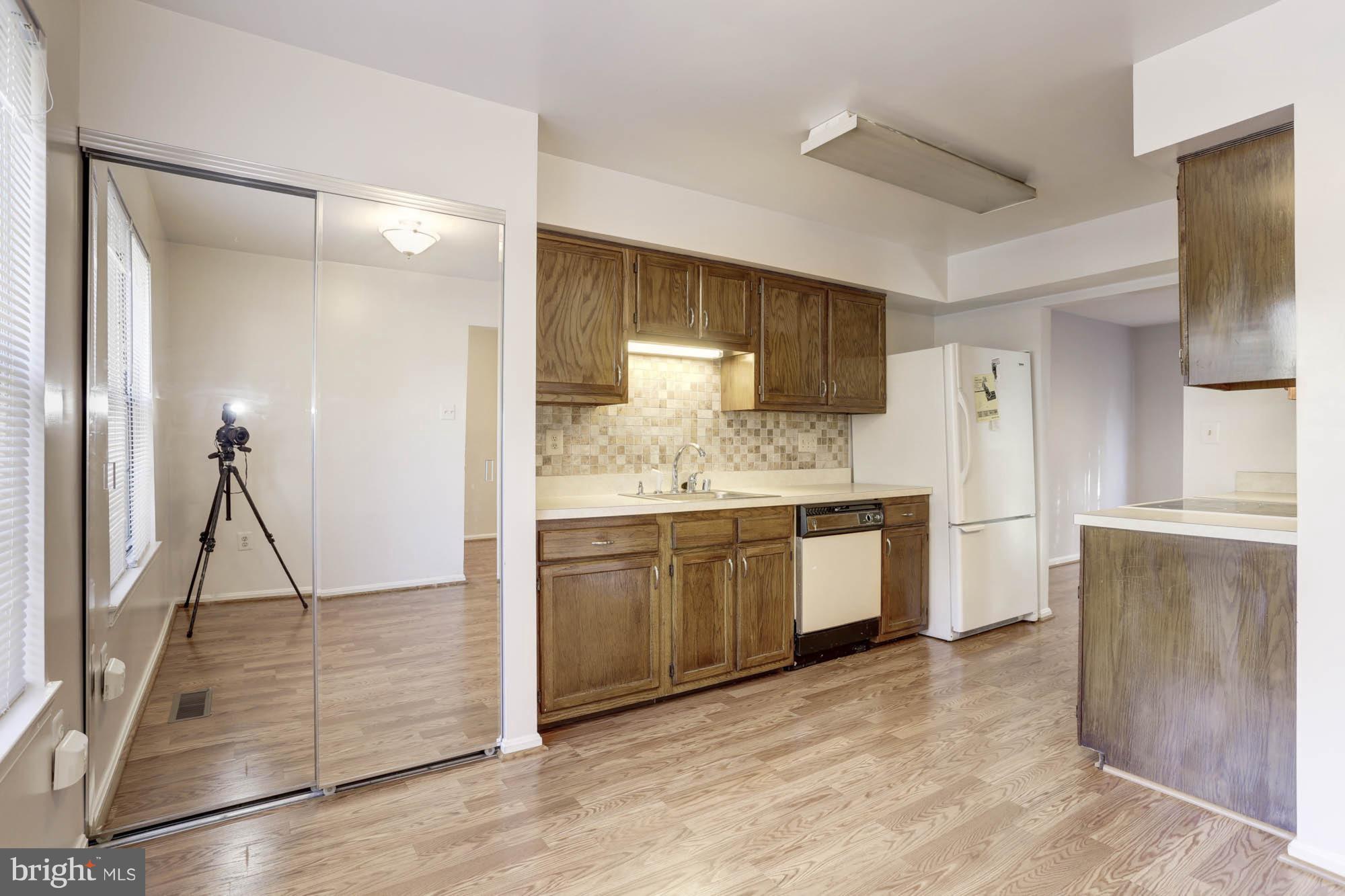 2104 Carriage Square Place Silver Spring, MD 20906 - Photo 5 of 16 Kitchen