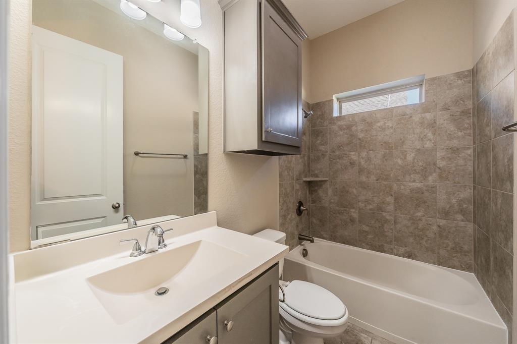 1102 Rendon Place Mansfield, TX 76063 - Photo 5 of 34 Gallery Image 5