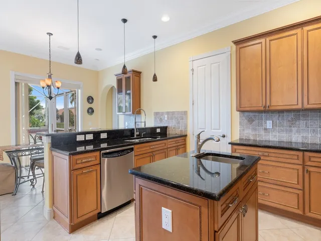 $4,500 | 6168 56th Avenue, Vero Beach, FL 32967