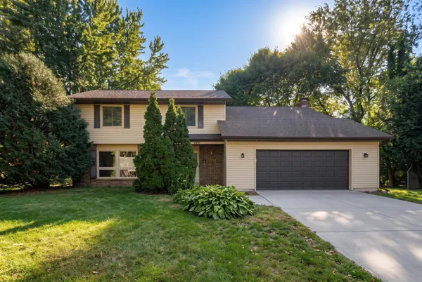 $434,990 | 9829 105th Avenue North, Maple Grove, MN 55369