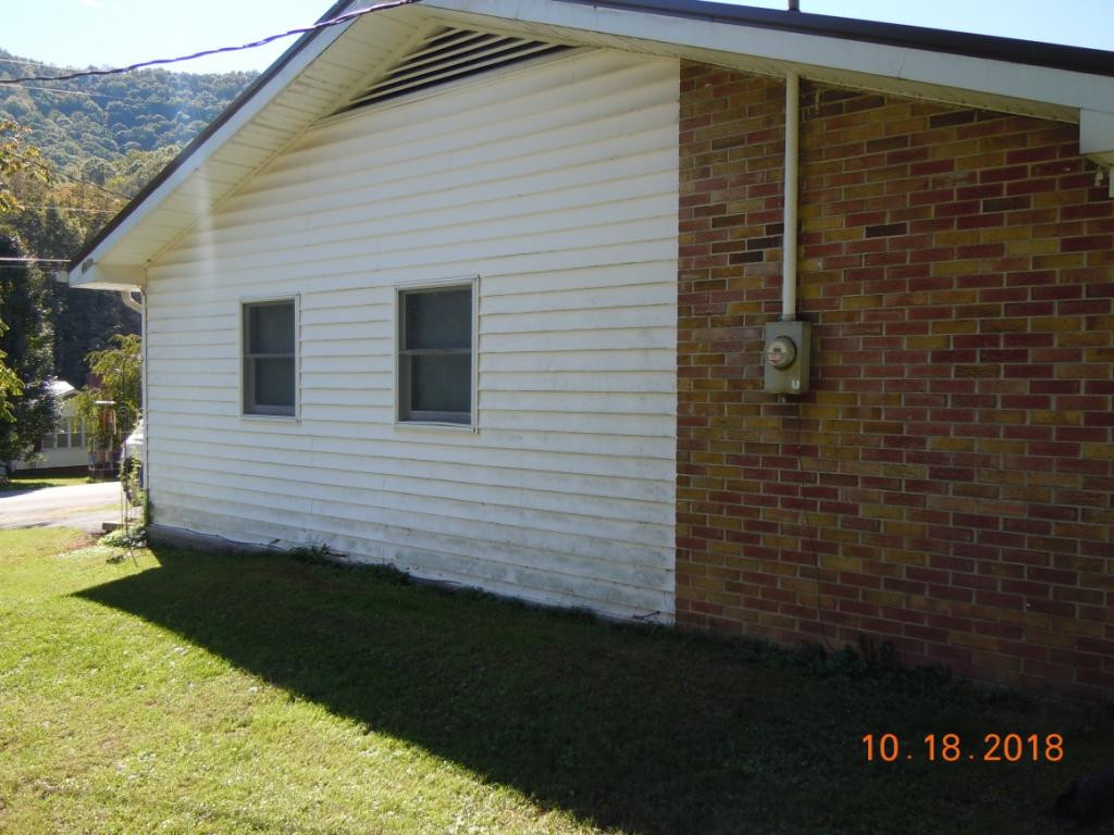 32055 Poor Valley Road Saltville, VA 24370 - Photo 4 of 36 Photo 4