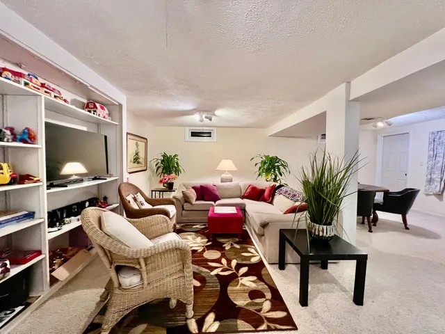 $595,000 | 6316 Duxbury Drive Southeast, Ada, MI 49301