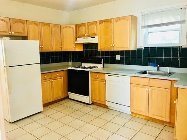 8 Berkeley Street, Unit 1 Watertown, MA 02472 - Photo 2 of 12