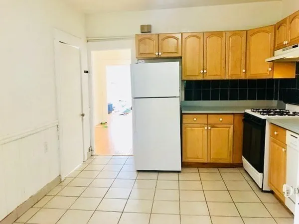 $2,600 | 8 Berkeley Street, Unit 1, Watertown, MA 02472